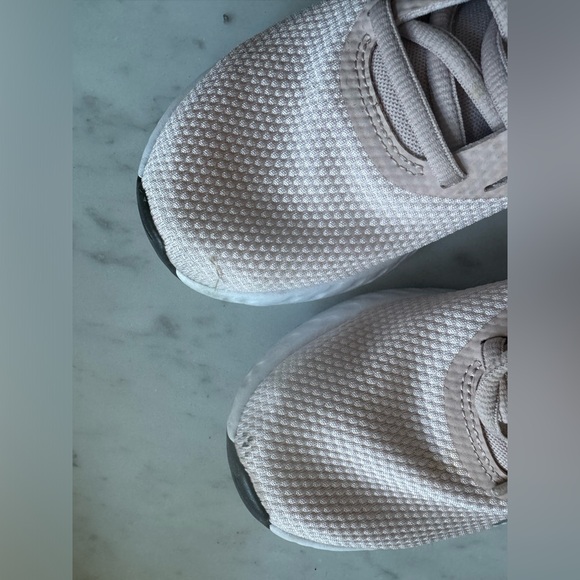 Women’s Nike sneakers - Picture 6 of 10